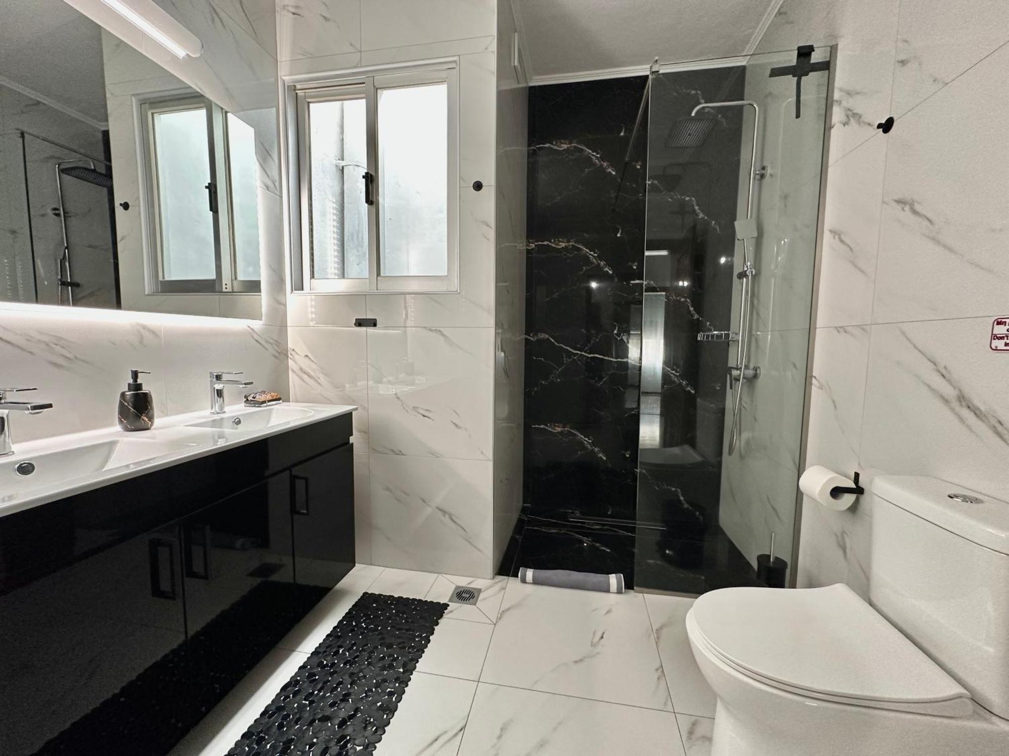 W Pearl Suite Nea Peramos  Exterior photo